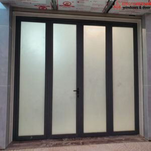 Cua Di Chinh Mo Quay 4 Canh Nhom Xingfa Gia Dinh Anh Thuan Go Vap 1