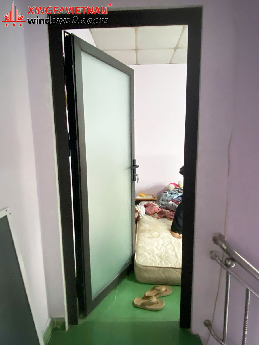 Hình ảnh thực tế cửa đi 1 cánh mở quay
