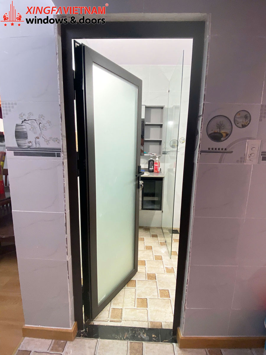 Hình ảnh thực tế cửa đi 1 cánh mở quay