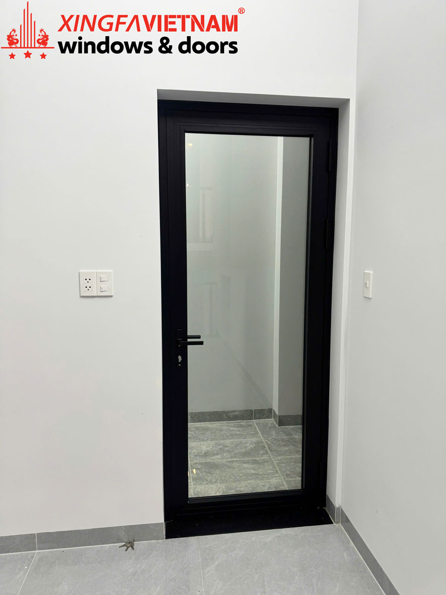 Hình ảnh thực tế cửa đi 1 cánh mở quay