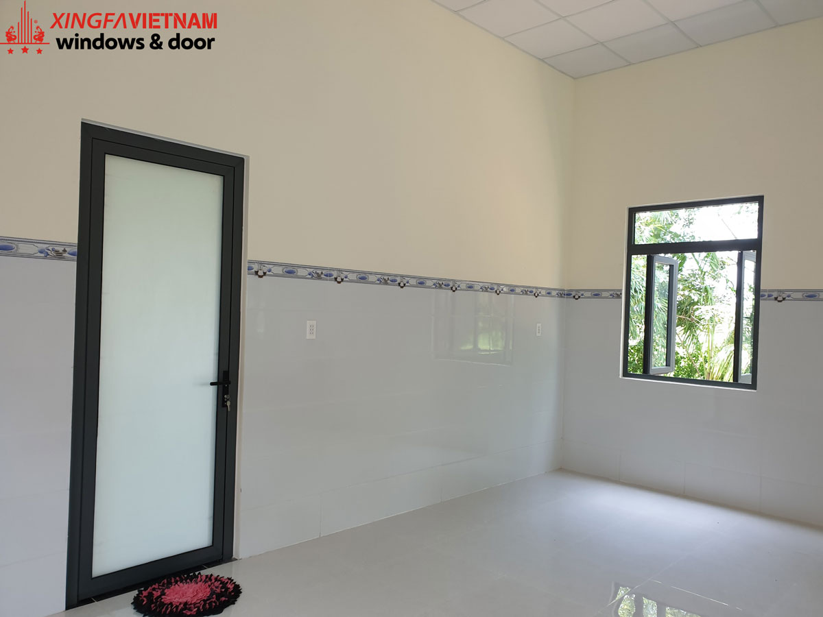 Hình ảnh cửa đi và cửa sổ dạng mở quay