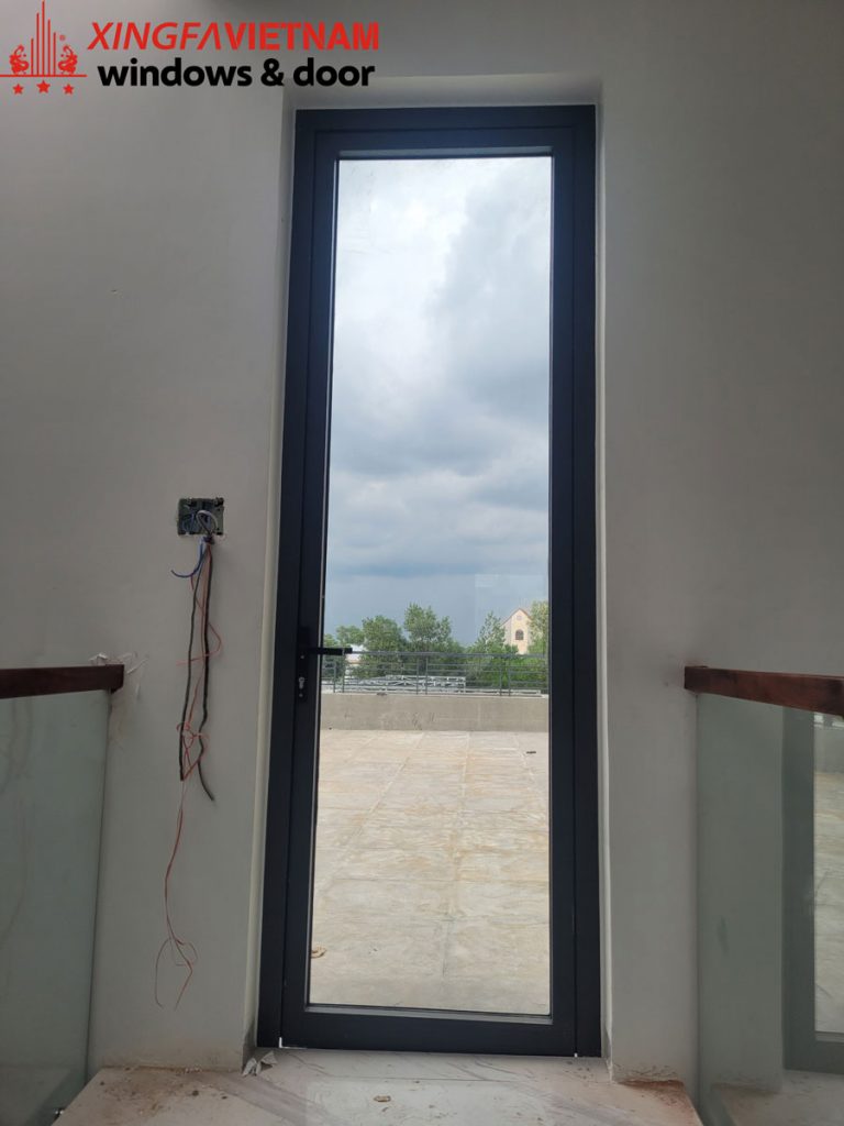 Cửa mở quay 1 cánh nhôm Xingfa Quảng Đông chính hãng