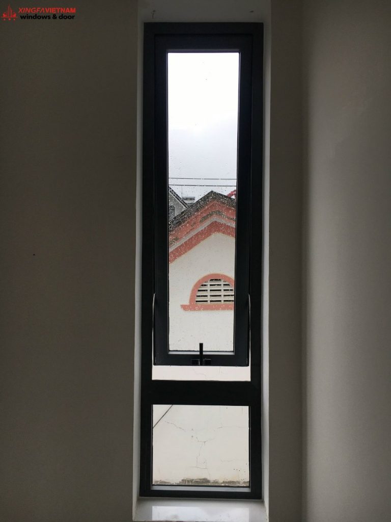 Cửa sổ mở hất 1 cánh kết hợp vách kính bên dưới
