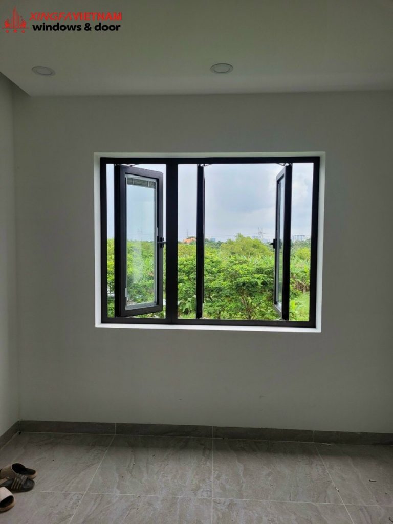 Cửa sổ mở quay 3 cánh nhôm Xingfa Quảng Đông nhà anh Hải – Phong Phú 4 – Bình Chánh