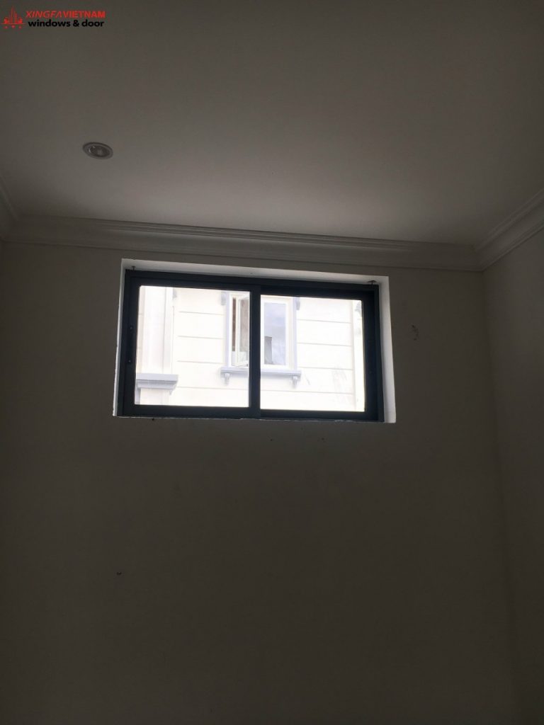 Cửa sổ mở trượt 2 cánh để thông khí và lấy sáng