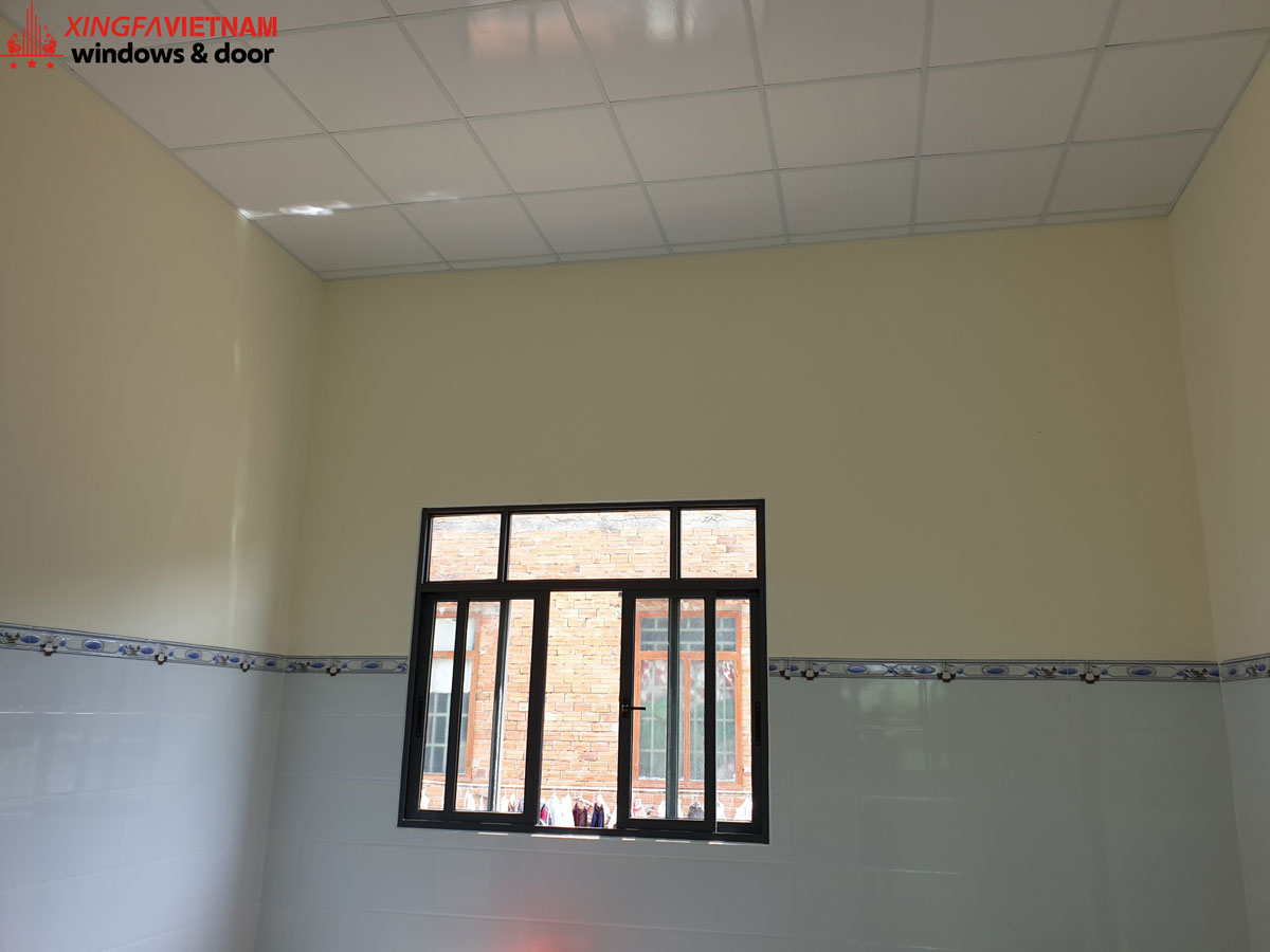 Cửa sổ mở trượt 4 cánh nhôm Xingfa tại nhà chị Hiền – anh Phong, Gò Dầu, Tây Ninh