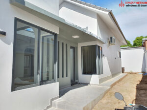 Lắp đặt cửa nhôm Xingfa Quảng Đông chính hãng tại nhà chị Thủy ở Phú Giáo, Bình Dương.