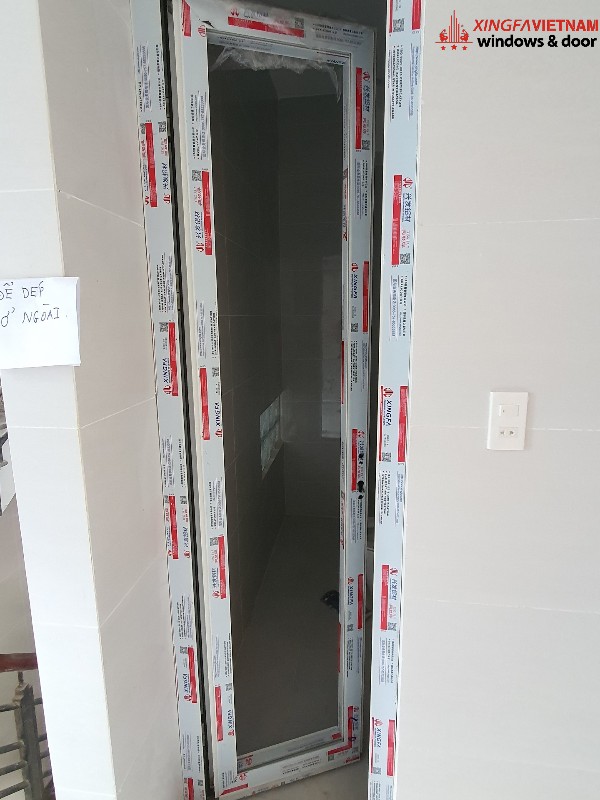 Cửa đi mở quay 1 cánh nhôm Xingfa Quảng Đông chính hãng