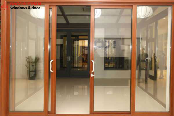 Cửa mở trượt 4 cánh nhôm Xingfa màu vân gỗ
