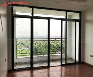 cửa đi mở trượt 4 cánh nhôm xingfa