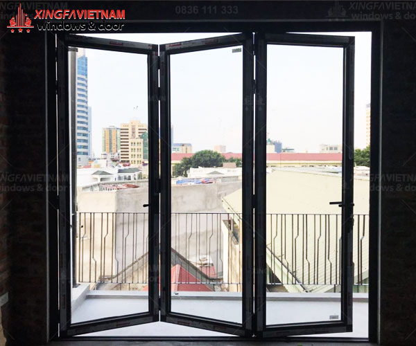 Cửa đi mở xếp gấp 3 cánh nhôm Xingfa