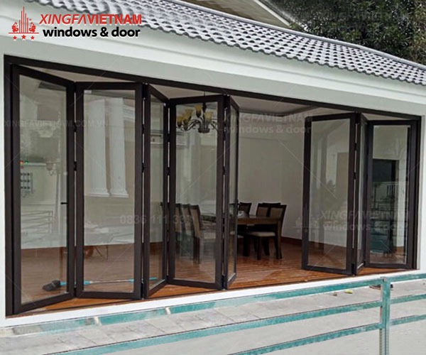 cửa đi mở xếp gấp 8 cánh nhôm xingfa