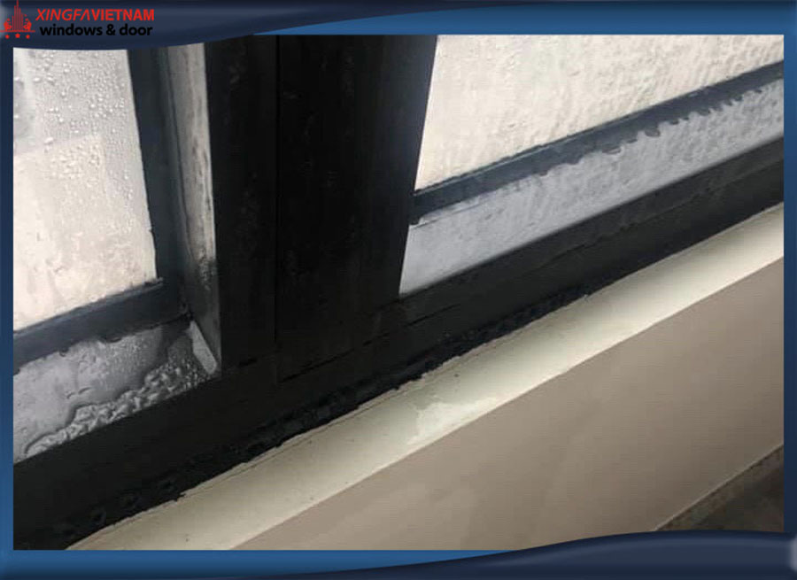 Cửa nhôm xingfa bị vô nước