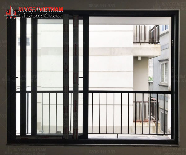 cửa sổ ba cánh mở xếp trượt