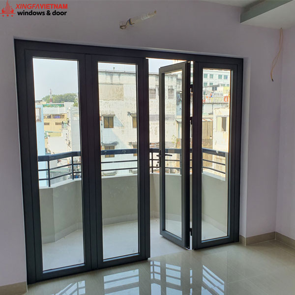Cửa đi chính mở quay 4 cánh nhôm Xingfa Quảng Đông chính hãng.