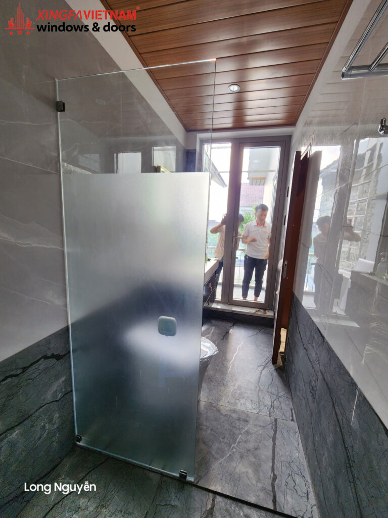 Vách Kính Nhà Tắm..
