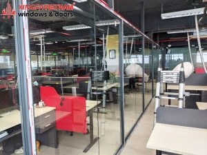 Hình ảnh Thực Tế Lắp đặt Vách Kính Tại Công Ty Phần Mềm Sps 2