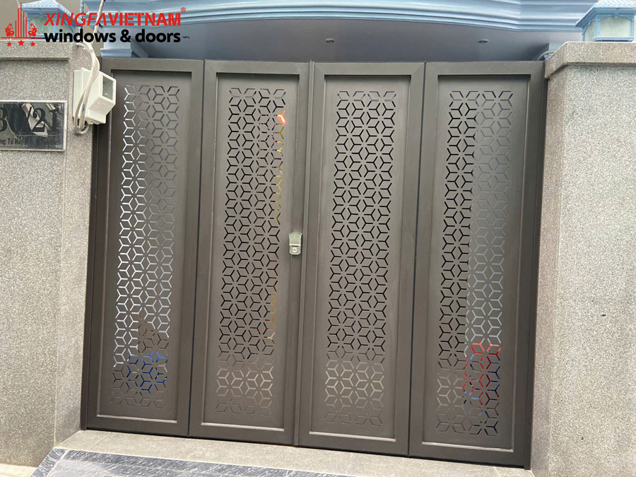 Cửa đi 4 cánh nhôm Xingfa Quảng Đông CNC khóa vân tay