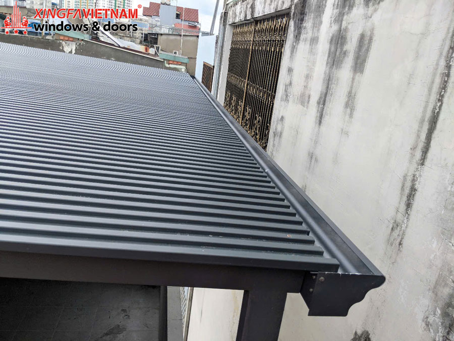 Hình ảnh Thực Tế Mái Lợp Nhôm Cao Cấp Tại Công Trình Nhà Anh Dũng