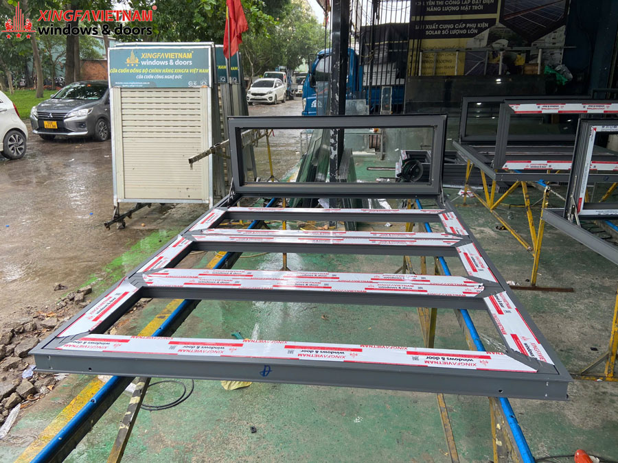 Hình ảnh thực tế sản xuất cửa nhôm cho dự án Nam Phương City