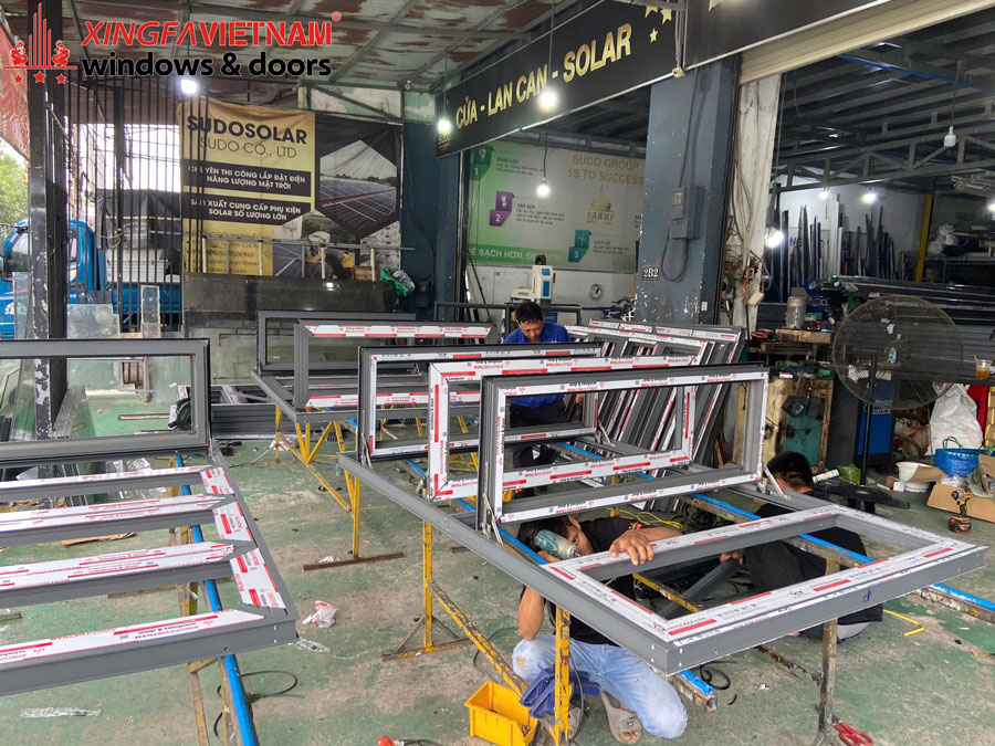Hình ảnh thực tế sản xuất cửa nhôm cho dự án Nam Phương City