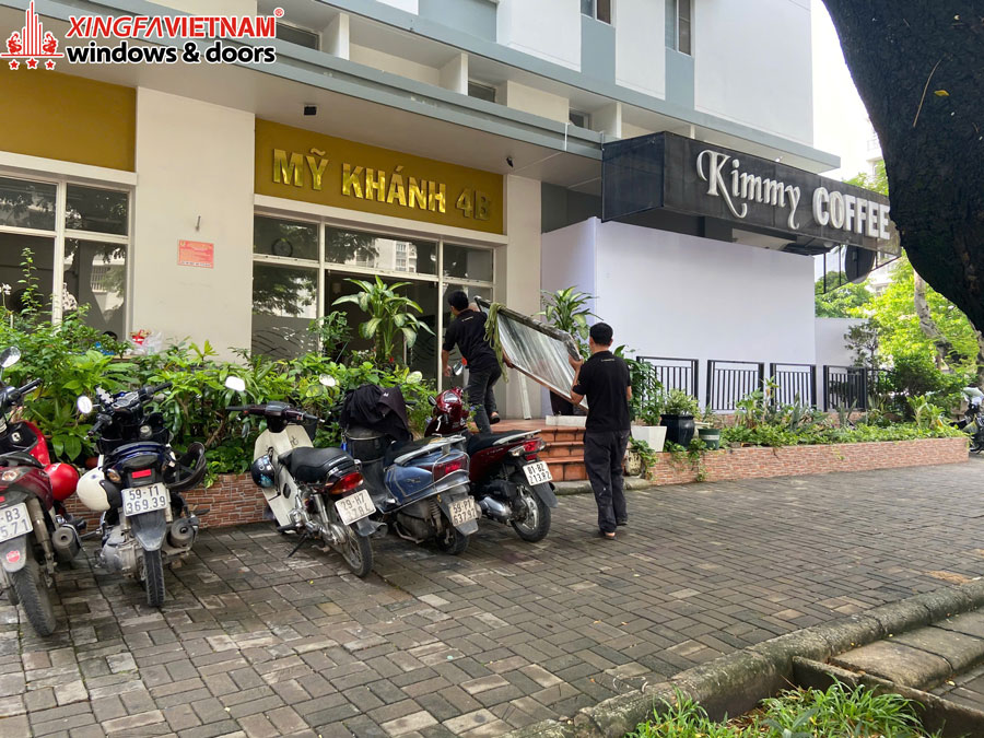 Hình ảnh thực tế thi công lắp đặt cửa nhôm cho anh Wilson