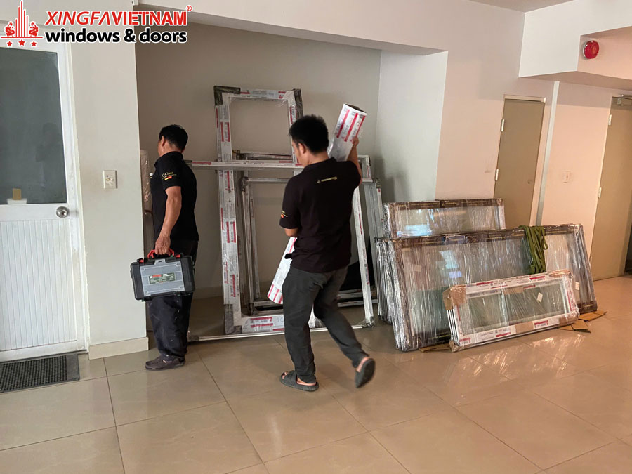 Hình ảnh thực tế thi công lắp đặt cửa nhôm cho anh Wilson