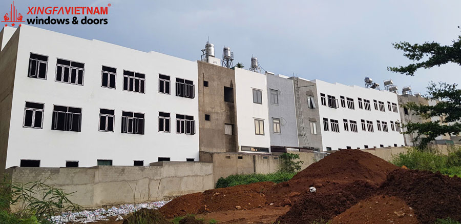Hình ảnh thực tế thi công lắp đặt cửa nhôm Cho Dự Án Nam Phương City tại TP. Bảo Lộc