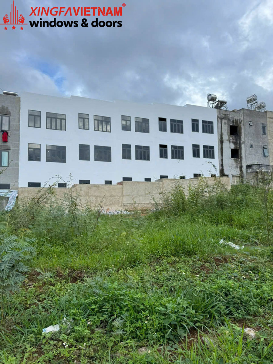 Hình ảnh thực tế thi công lắp đặt cửa nhôm Cho Dự Án Nam Phương City tại TP. Bảo Lộc