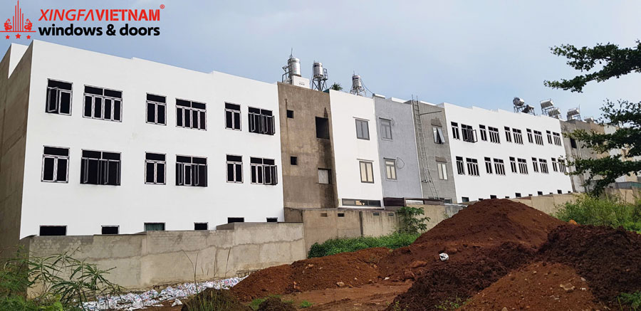 Hình ảnh thực tế thi công lắp đặt cửa nhôm Cho Dự Án Nam Phương City tại TP. Bảo Lộc