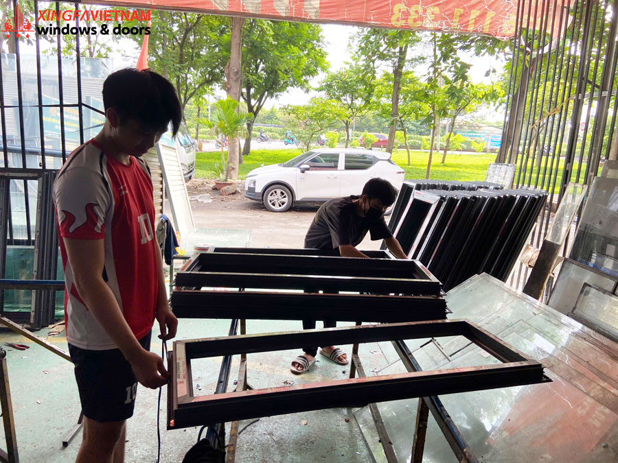 Hình Ảnh Sản Xuất Cửa Nhôm Xingfa Việt Nam Tại Xưởng