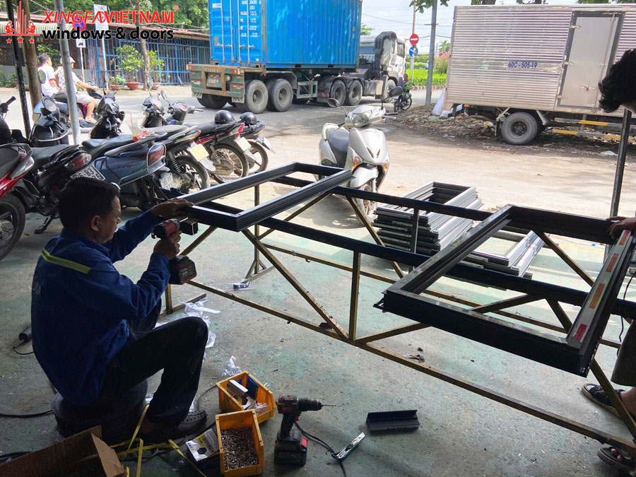 Hình Ảnh Sản Xuất Cửa Nhôm Xingfa Việt Nam Tại Xưởng