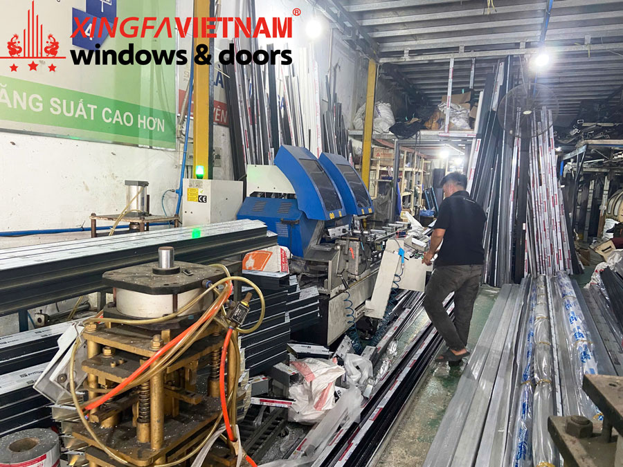 Hình Ảnh Sản Xuất Cửa Nhôm Châu Âu Tại Xưởng