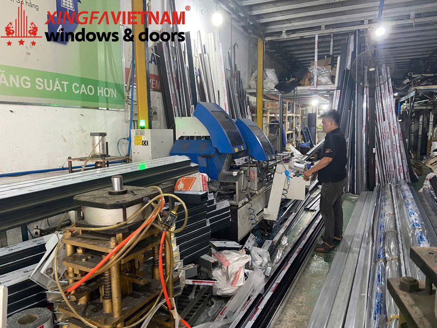 Hình Ảnh Sản Xuất Cửa Nhôm Châu Âu Tại Xưởng