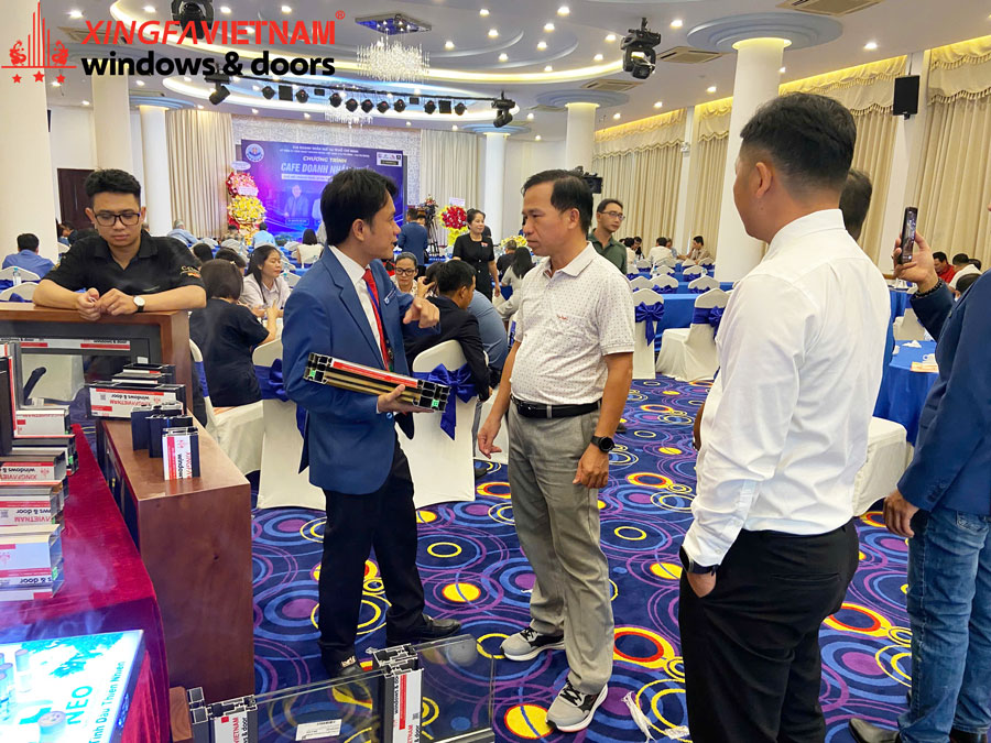 Hình Ảnh Tại Buổi Cà Phê Doanh Nhân