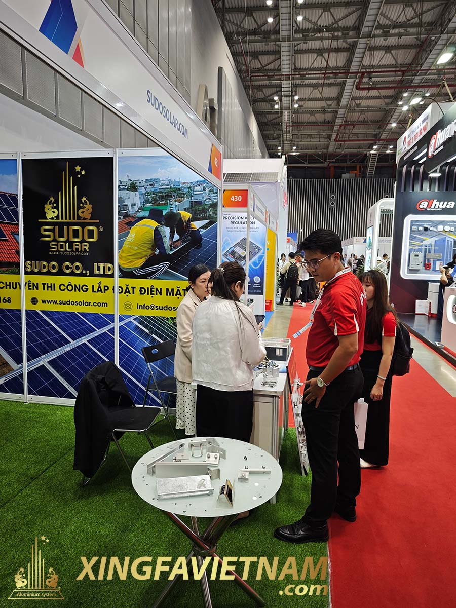 Doanh nghiệp Hyundai ghé thăm Xingfa tại Triển lãm Vietnam ETE & Greenergy Expo