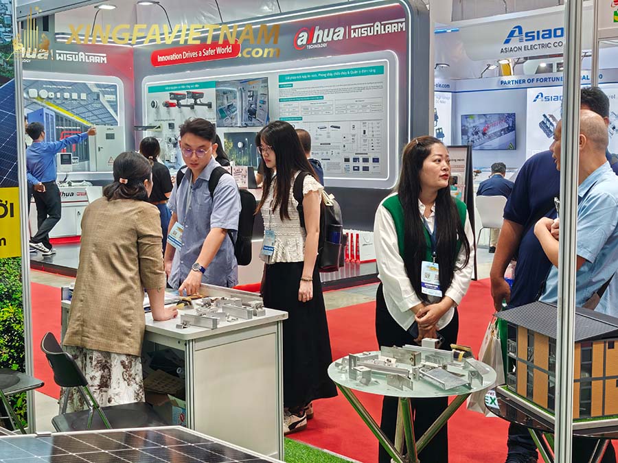 Tư vấn giải pháp nhôm Solar tại Triển lãm Vietnam ETE & Greenergy Expo