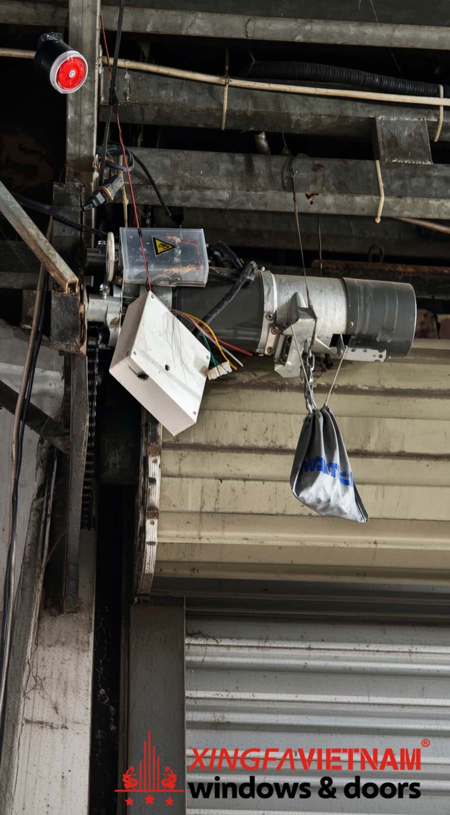 Bộ điều khiển và motor cửa cuốn