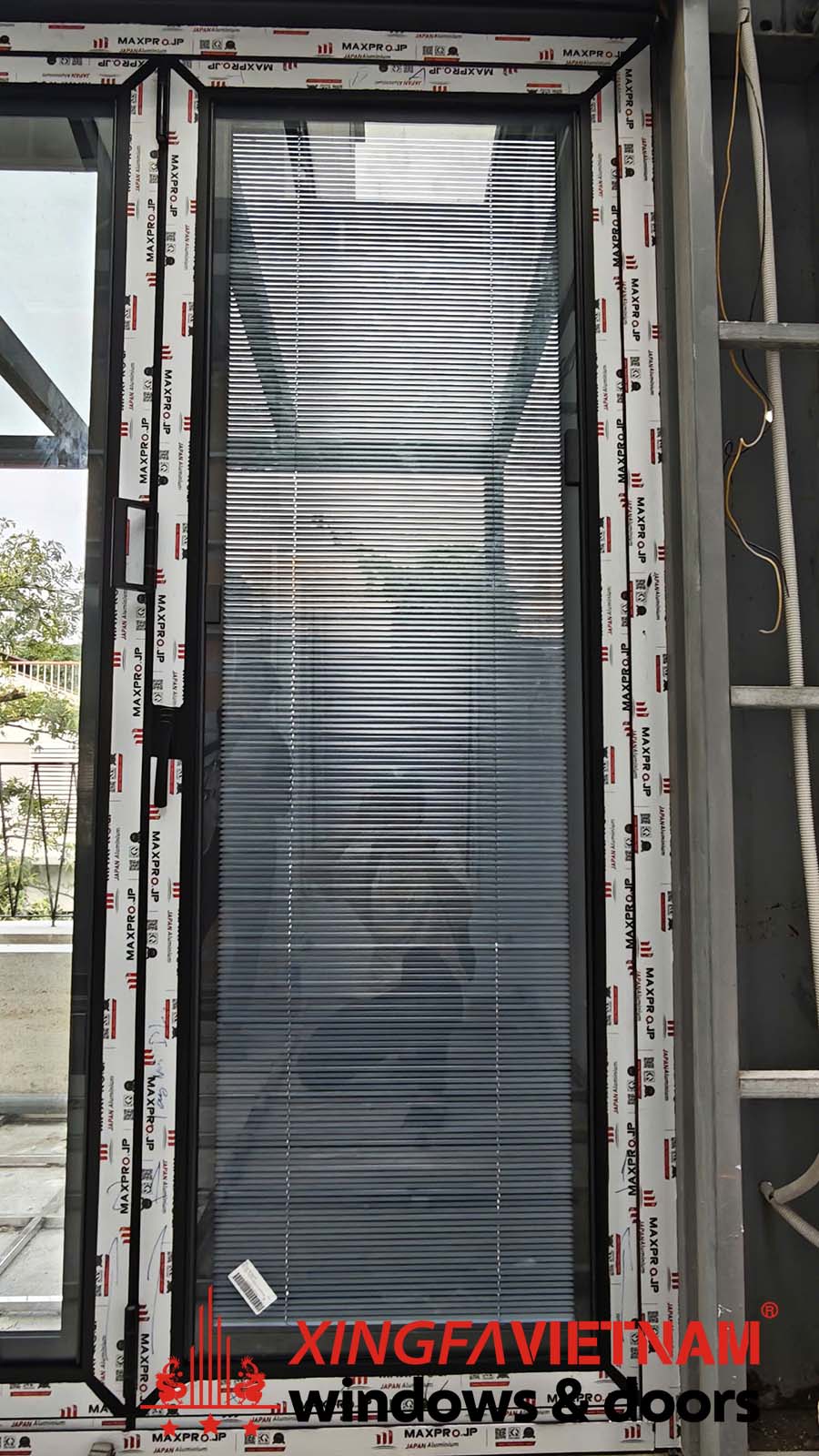 Cửa đã đc Lắp Kính Và Rèm Com Vn